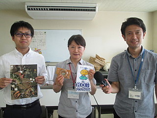 （左から長岡市農政課安藤様、木下施設長、FM長岡佐藤様）